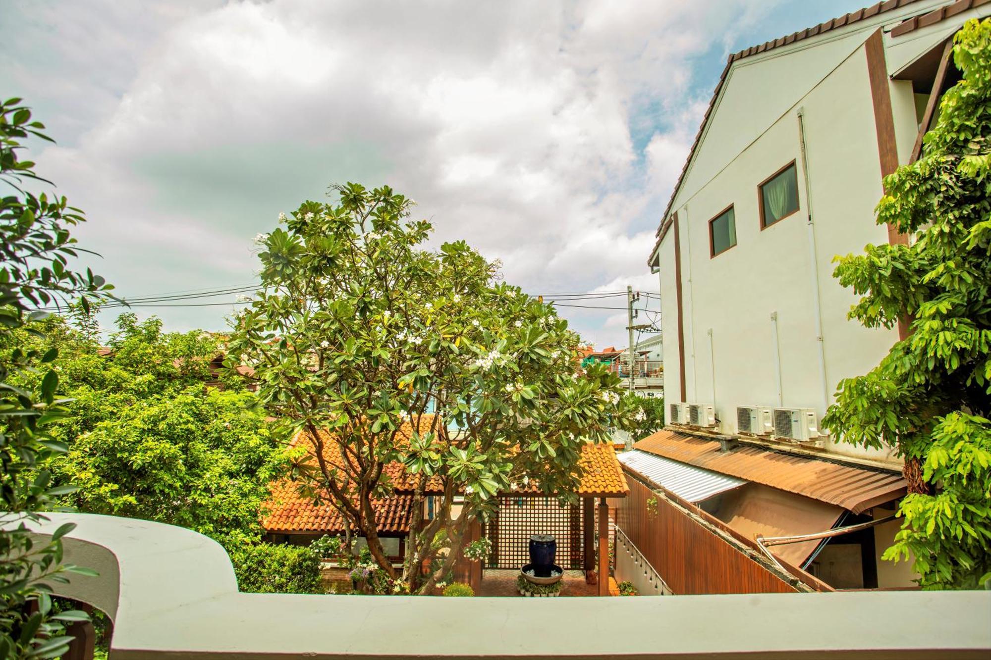 Art House Old City Chiang Mai Exterior photo