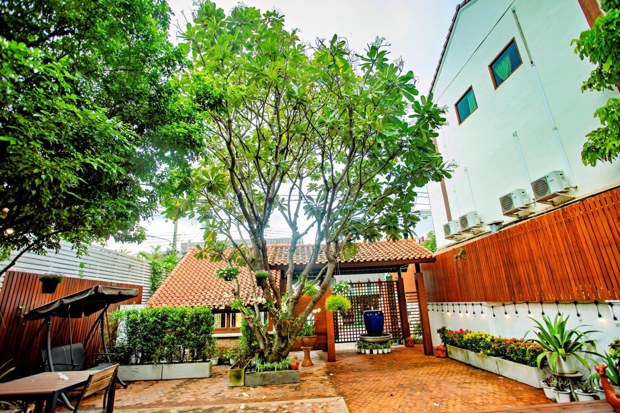 Art House Old City Chiang Mai Exterior photo